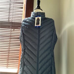32 Degrees Women's Charcoal Puffer Jacket NEW with tags.